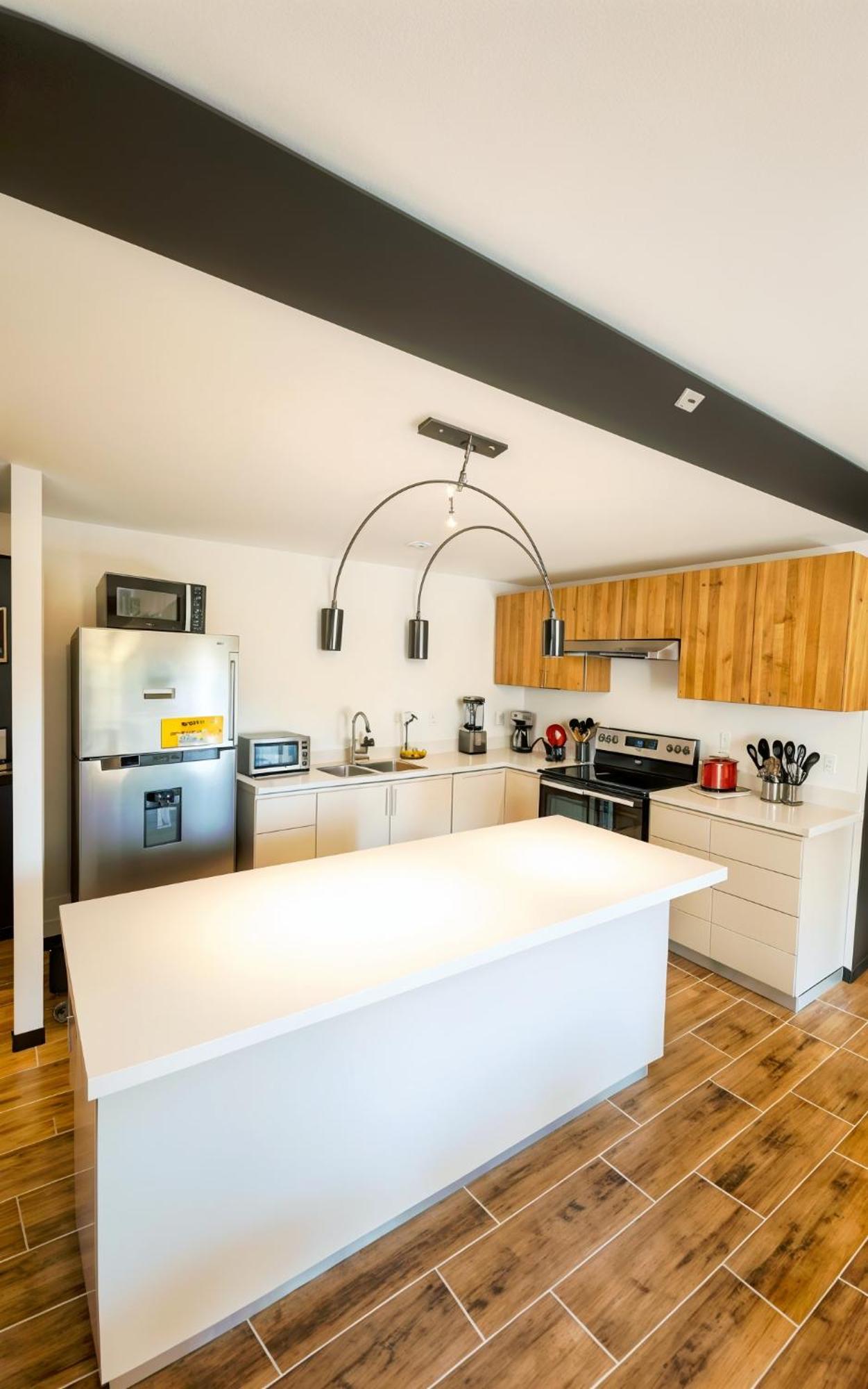 Entire Beautiful Condo With Rooftop Pool And Gym Сан Салвадор Екстериор снимка